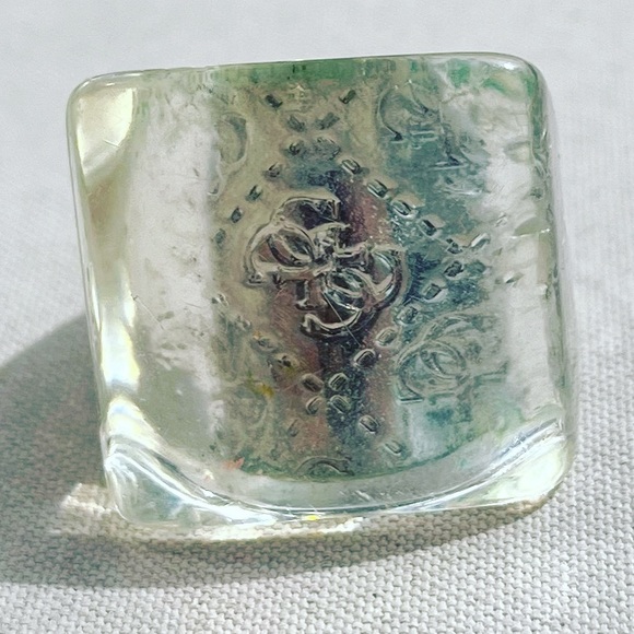 Gucci 1970’s acrylic and silver ring. Size 7 - Picture 2 of 3